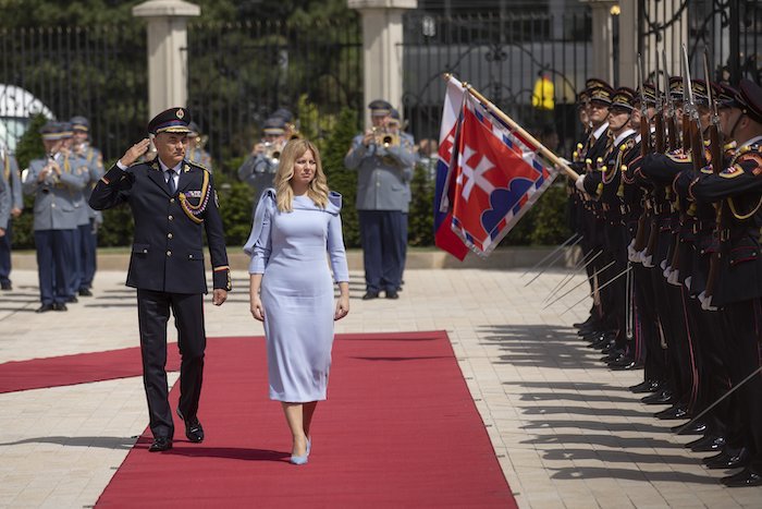 Slovensko má pôvabnú a štýlovu prezidentku